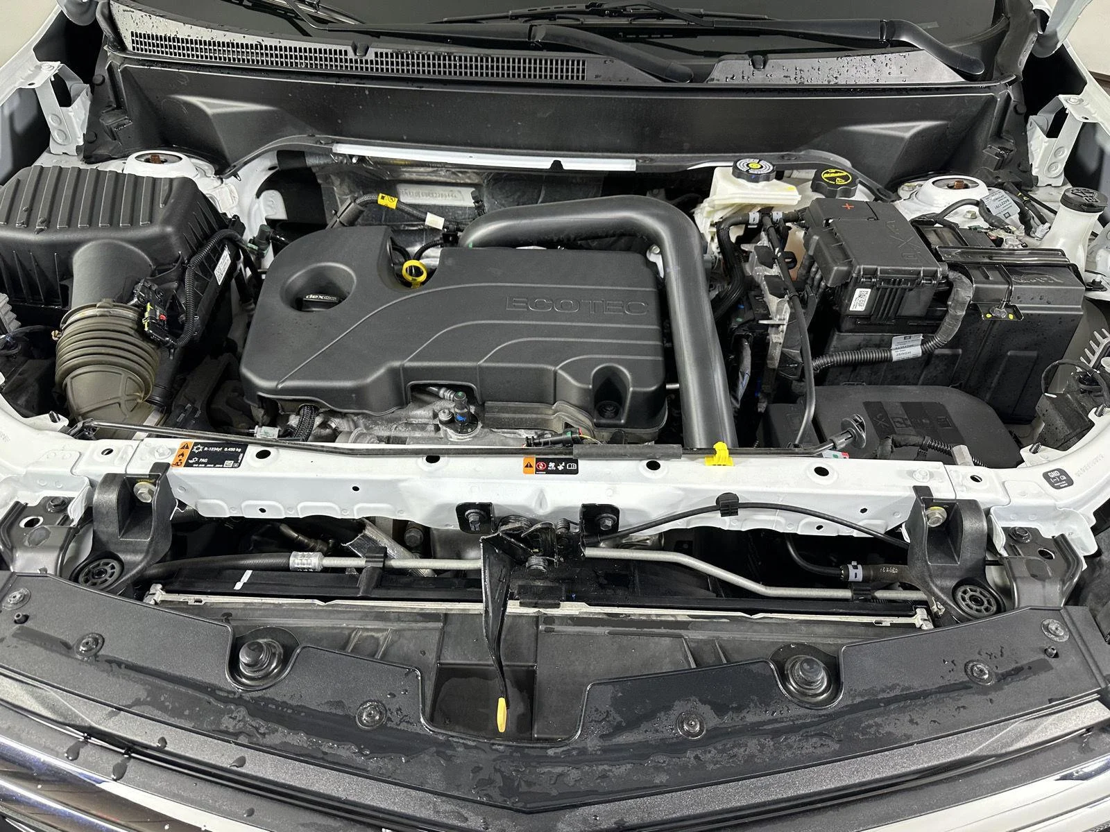 Used 2024 Summit White Chevrolet LT image 5