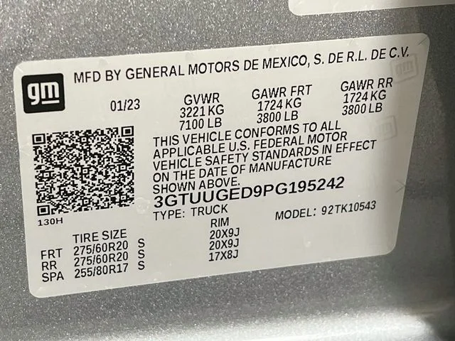 Used 2023 Silver GMC Denali image 30