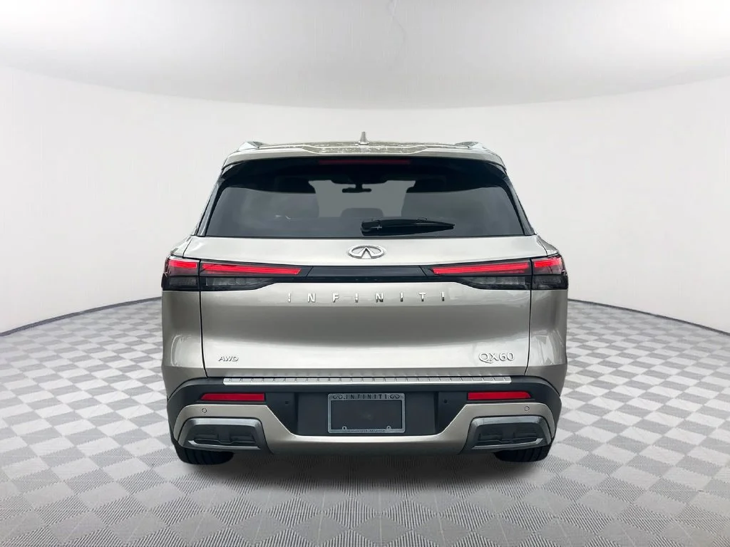 Used 2023 Silver INFINITI Sensory image 6