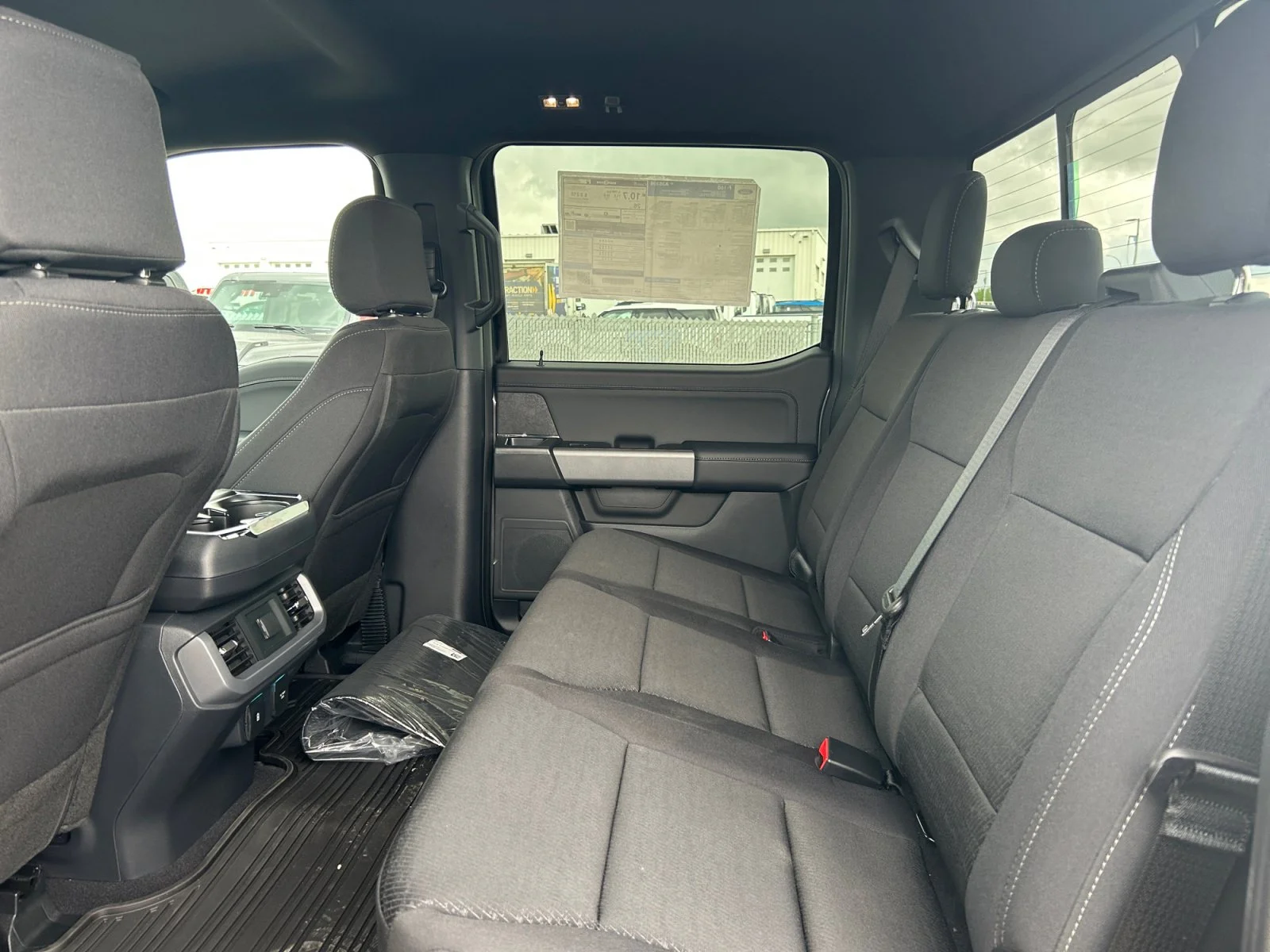New 2026 Carbonized Grey Metallic Ford XLT image 18