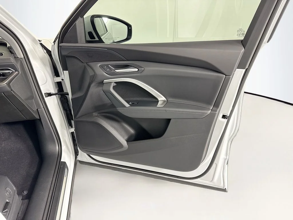 Used 2026 White Audi  image 27