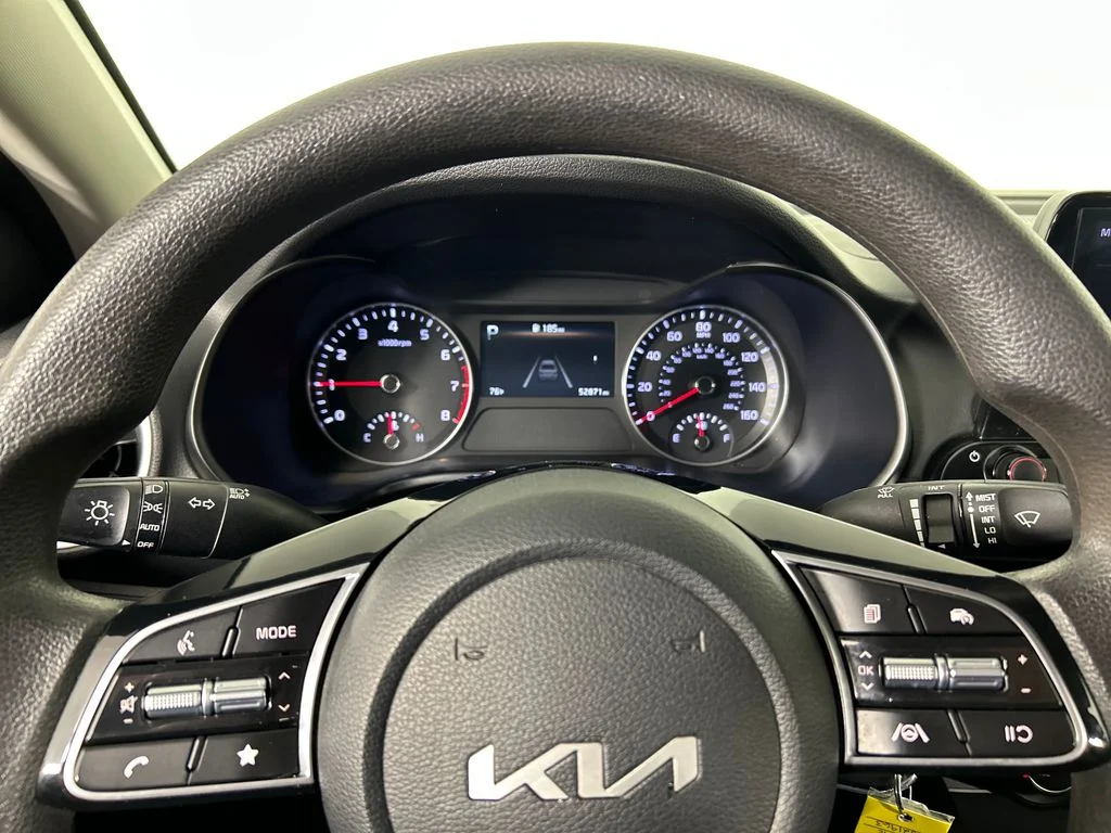Used 2024 White Kia LXS image 13