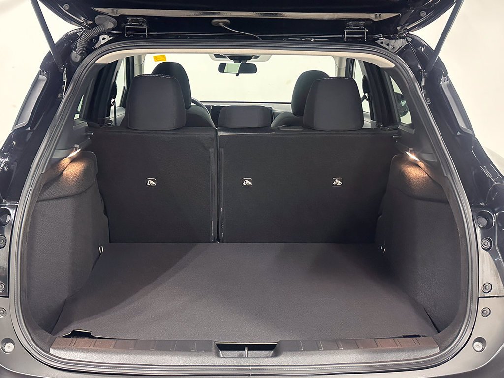 Used 2026  Nissan SV image 5