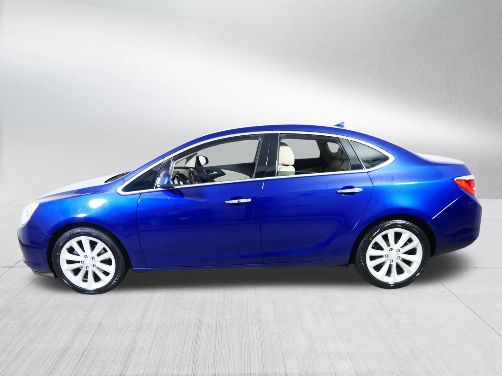Used 2013 Luxo Blue Metallic Buick  image 4