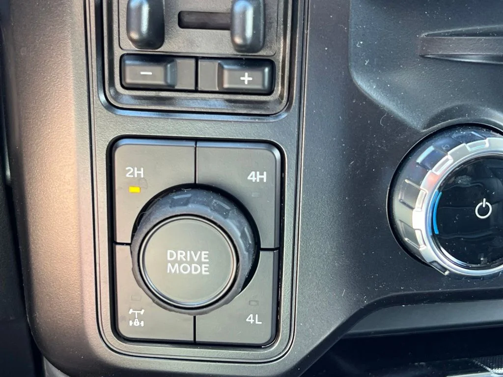 New 2026 Agate Black Metallic Ford F-250® Lariat® image 30