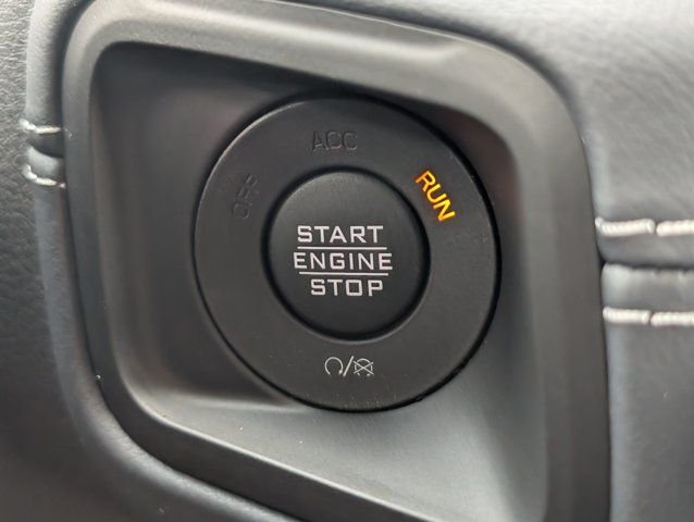 New 2026 Black Clear-Coat Exterior Paint Jeep Sahara image 27