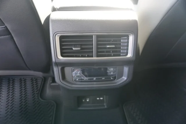 2024 Volkswagen Atlas SEL - Photo 25