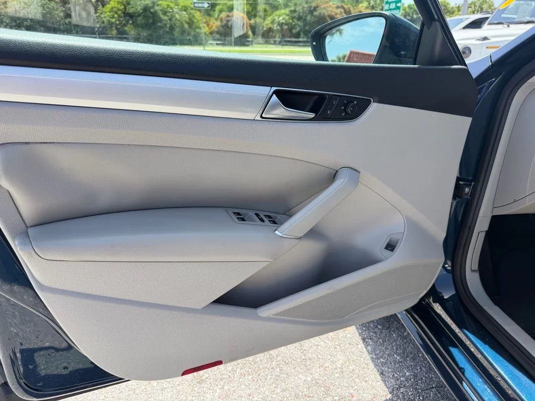Used 2019  Volkswagen 2.0T Wolfsburg Edition image 19