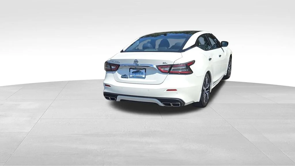 Used 2020 White Nissan 3.5 SL image 8