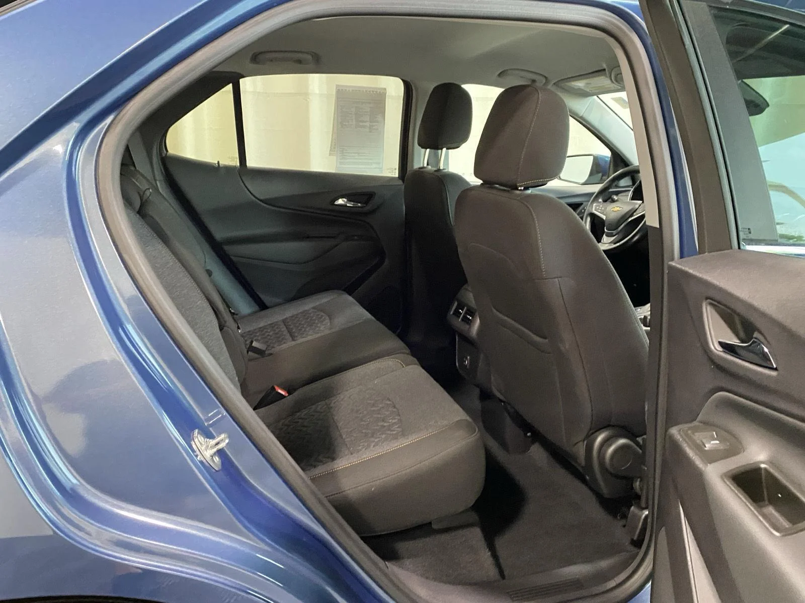 Used 2024 Lakeshore Blue Metallic Chevrolet LT image 12