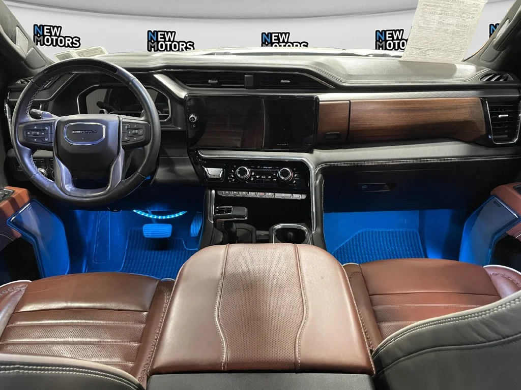 Used 2025 Titanium GMC Denali Ultimate image 10