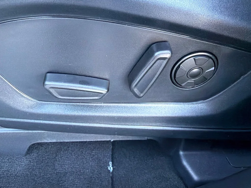 New 2027 Star White Metallic Tri-Coat Ford Platinum™ image 18