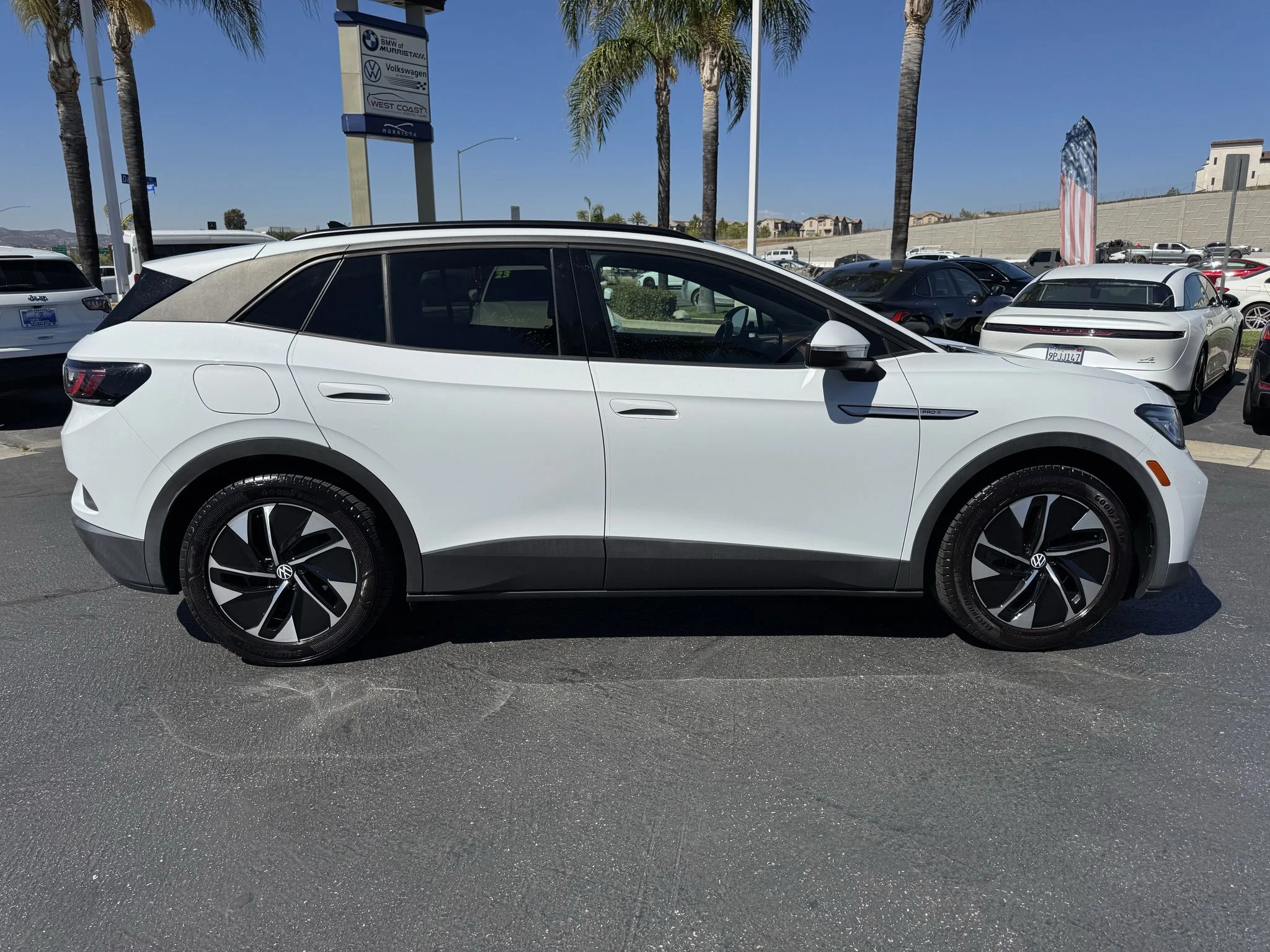 Used 2021 Glacier White Metallic Volkswagen Pro S image 9
