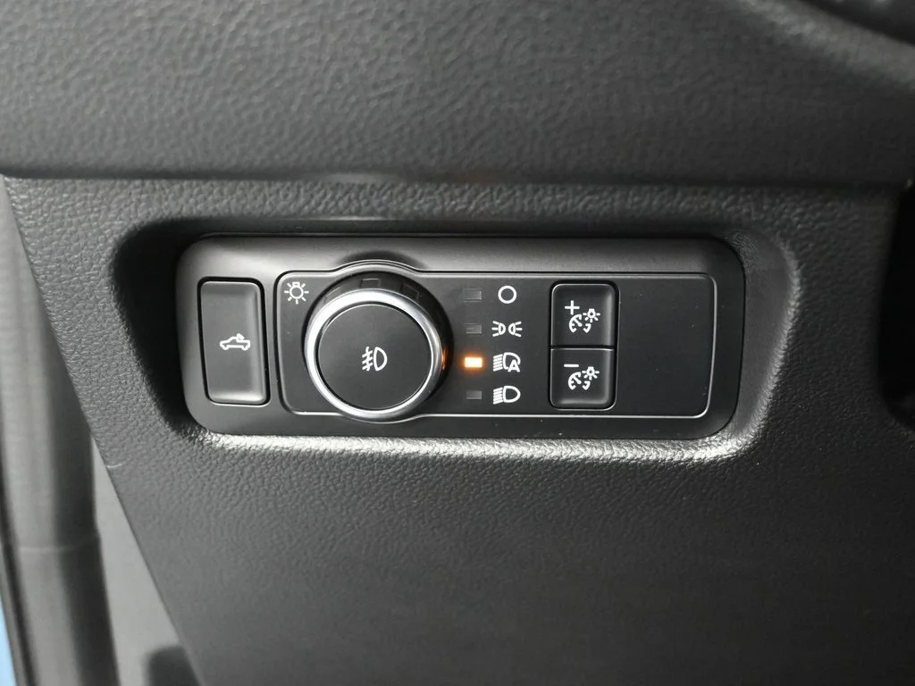 Certified Used 2025 Gray Ford XLT image 13