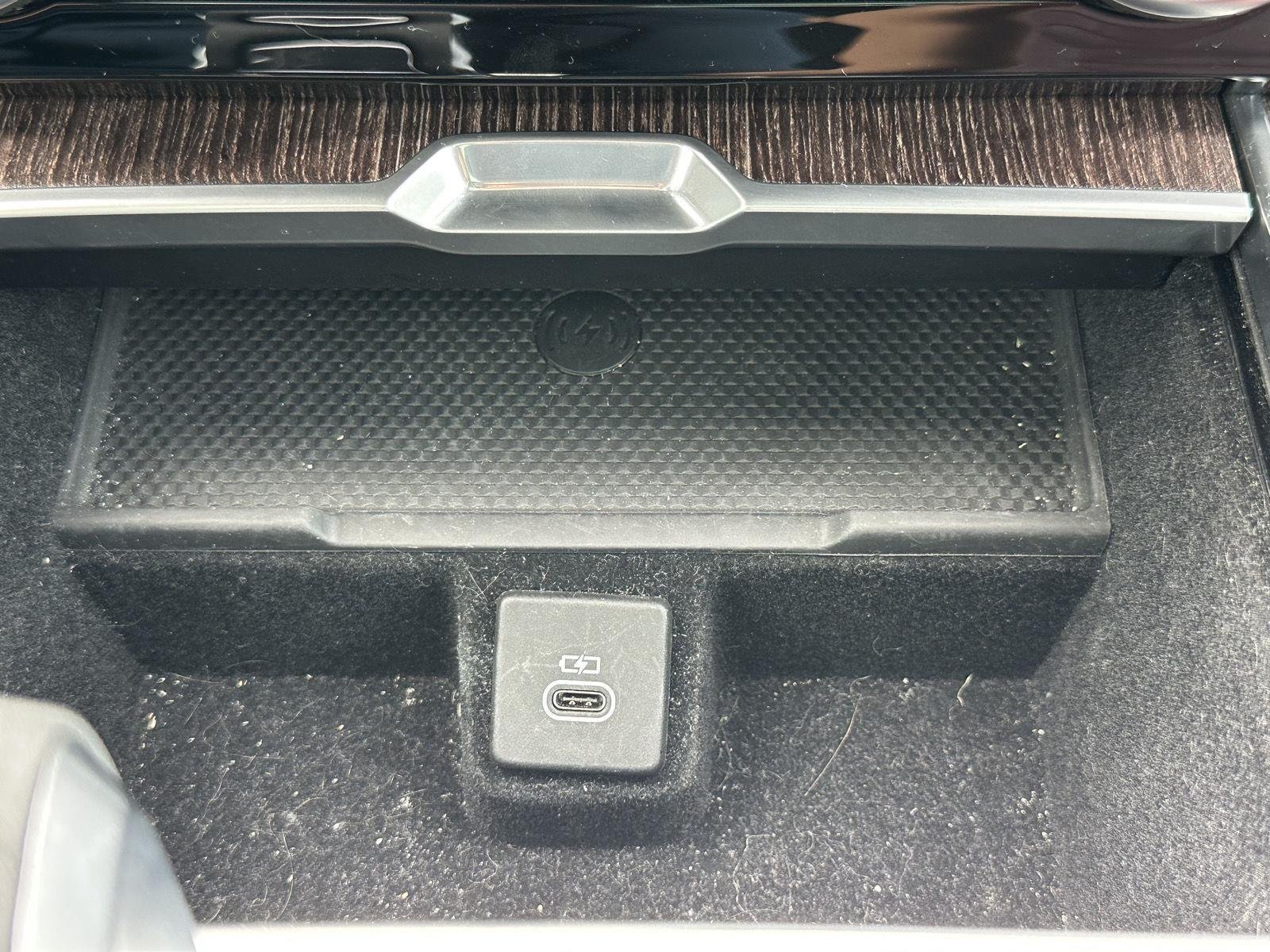 Used 2023 Portofino Blue Metallic Land Rover Autobiography image 38