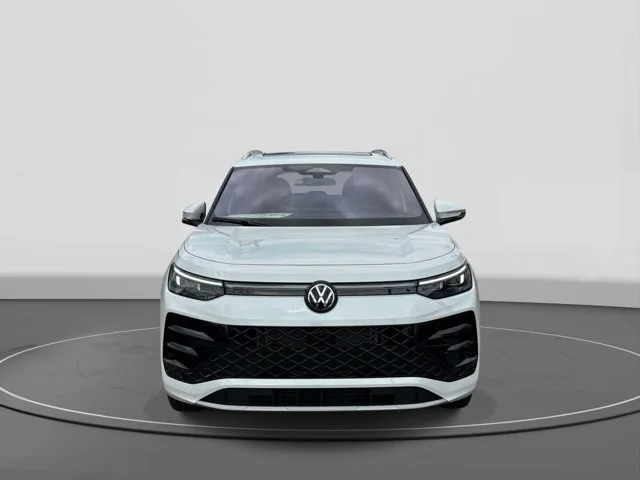 2026 Volkswagen Tiguan photo 2