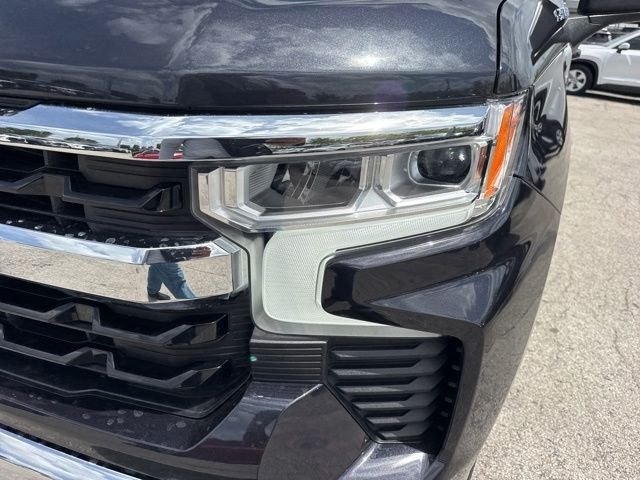 Used 2023 Gray Chevrolet LT image 17