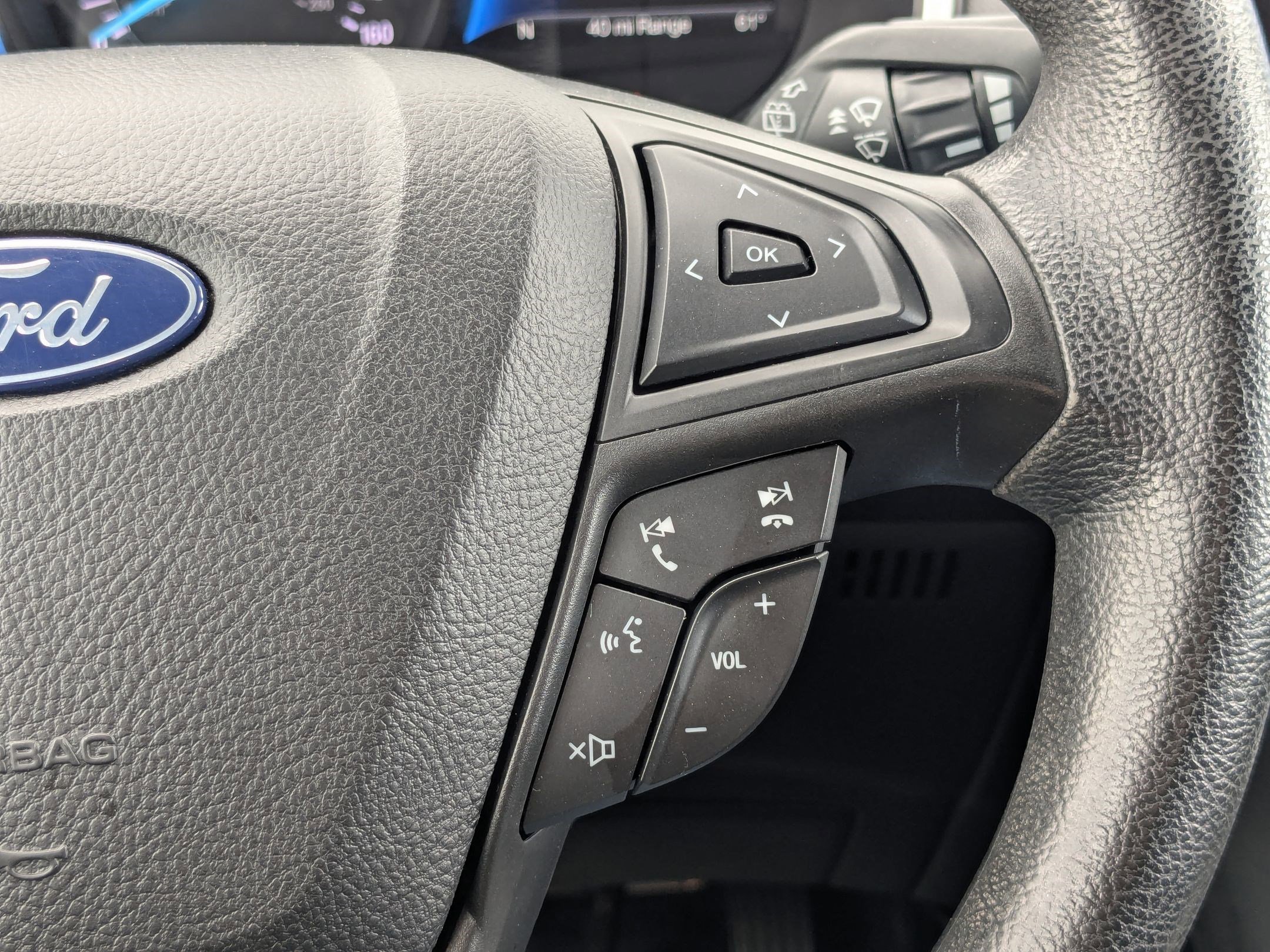 2021 Ford Edge SE - Photo 26