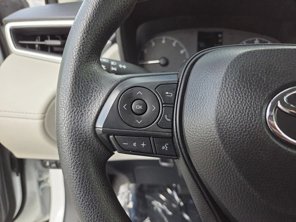 Used 2025 Pearl Toyota L image 33