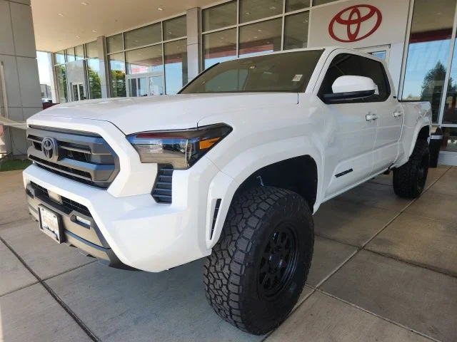 New 2026 Ice Cap Toyota SR5 image 6
