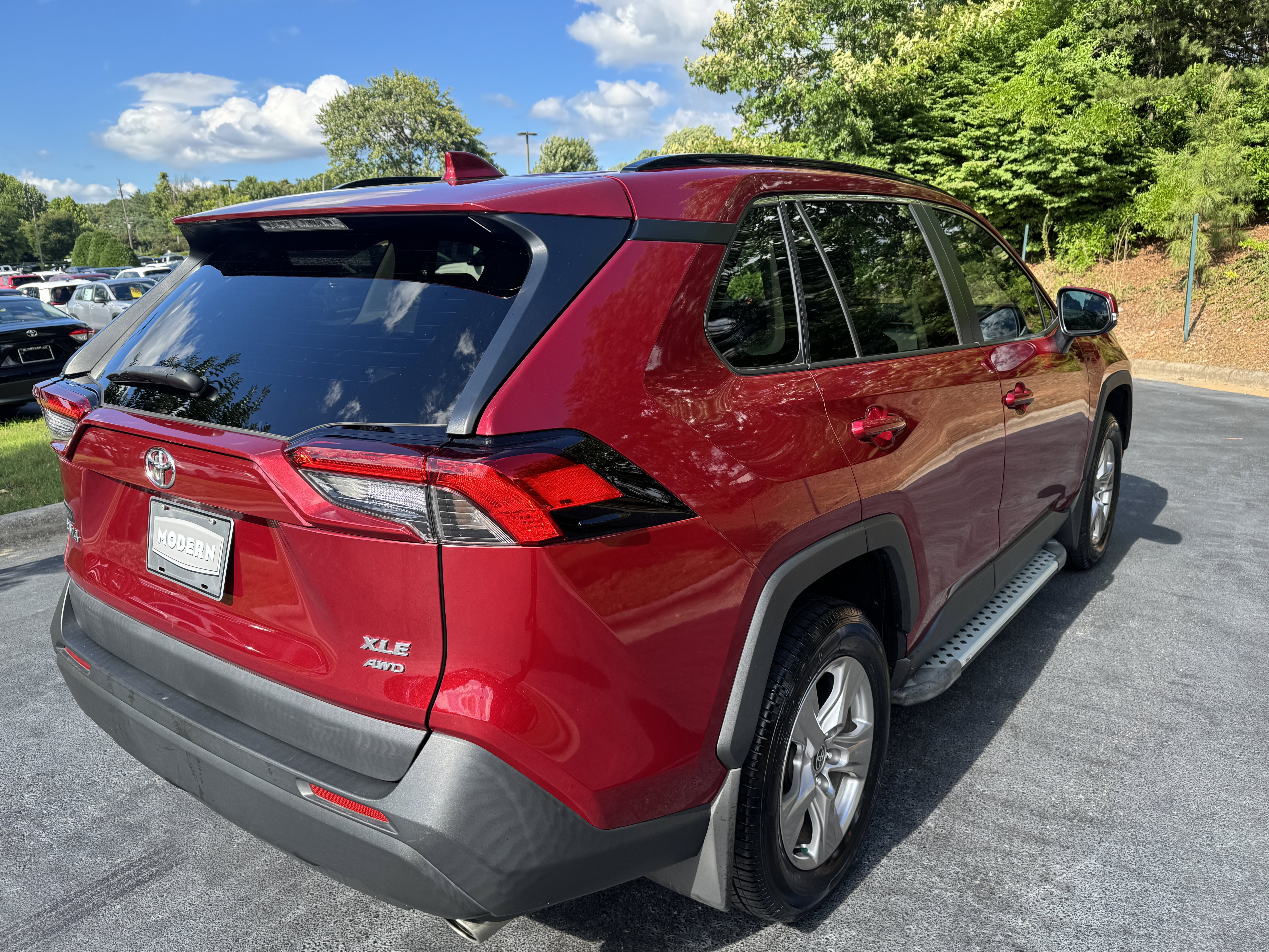 Certified Used 2022 Ruby Flare Pearl Toyota XLE image 5
