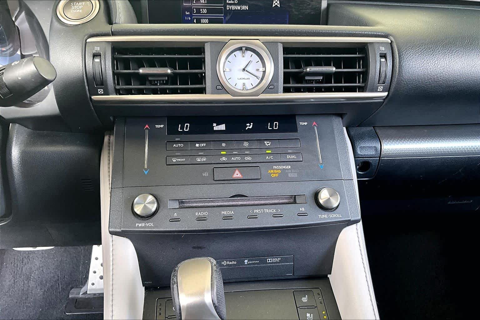 Used 2015 Infrared Lexus  image 32