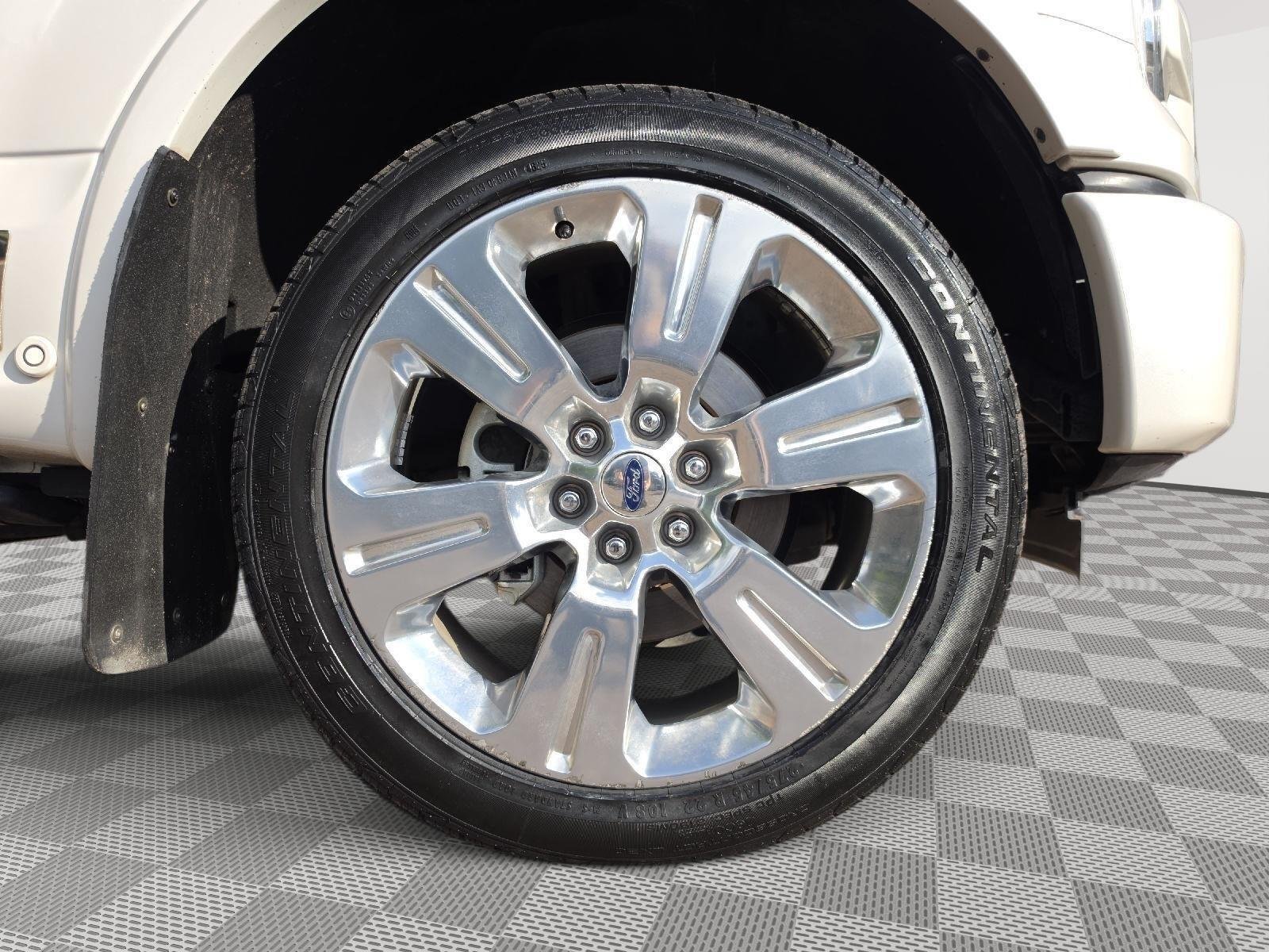 Used 2016 White Platinum Metallic Tri-Coat Ford Limited image 13
