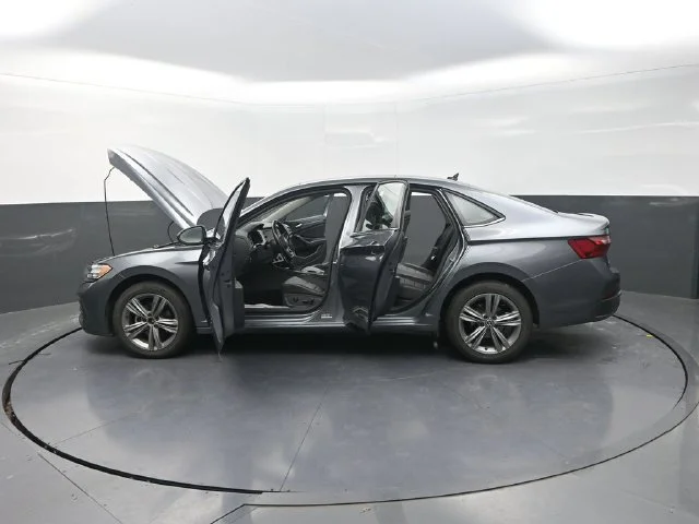 Used 2024  Volkswagen 1.5T SE image 31