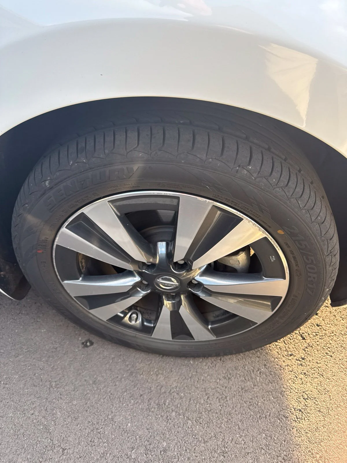 Used 2016 White Nissan SV image 5