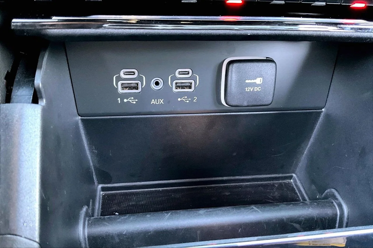 Used 2025 Gray Jeep Limited image 17