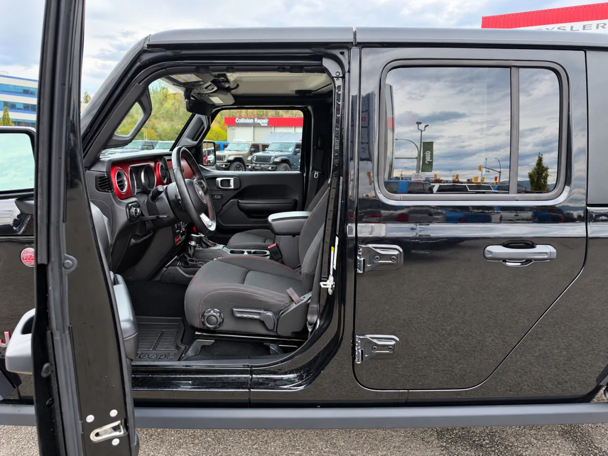 Used 2020 Black Jeep Rubicon image 11