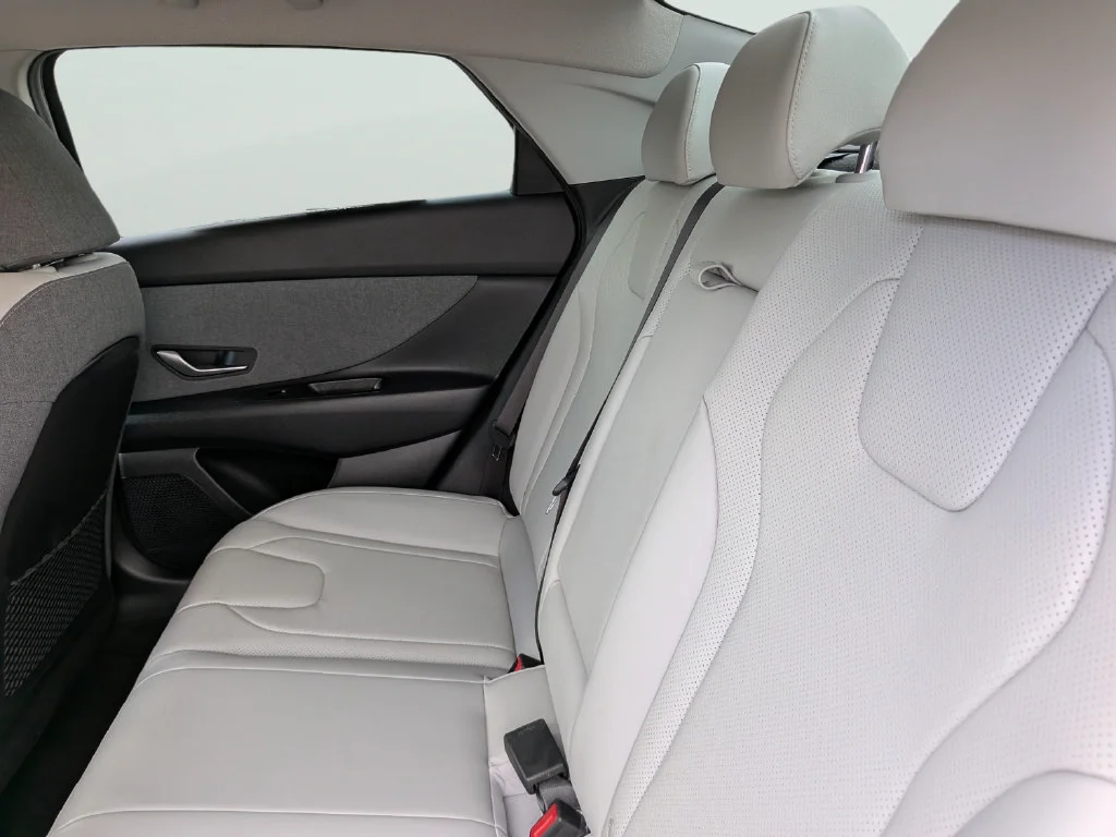 Used 2023 Black Hyundai Limited image 16