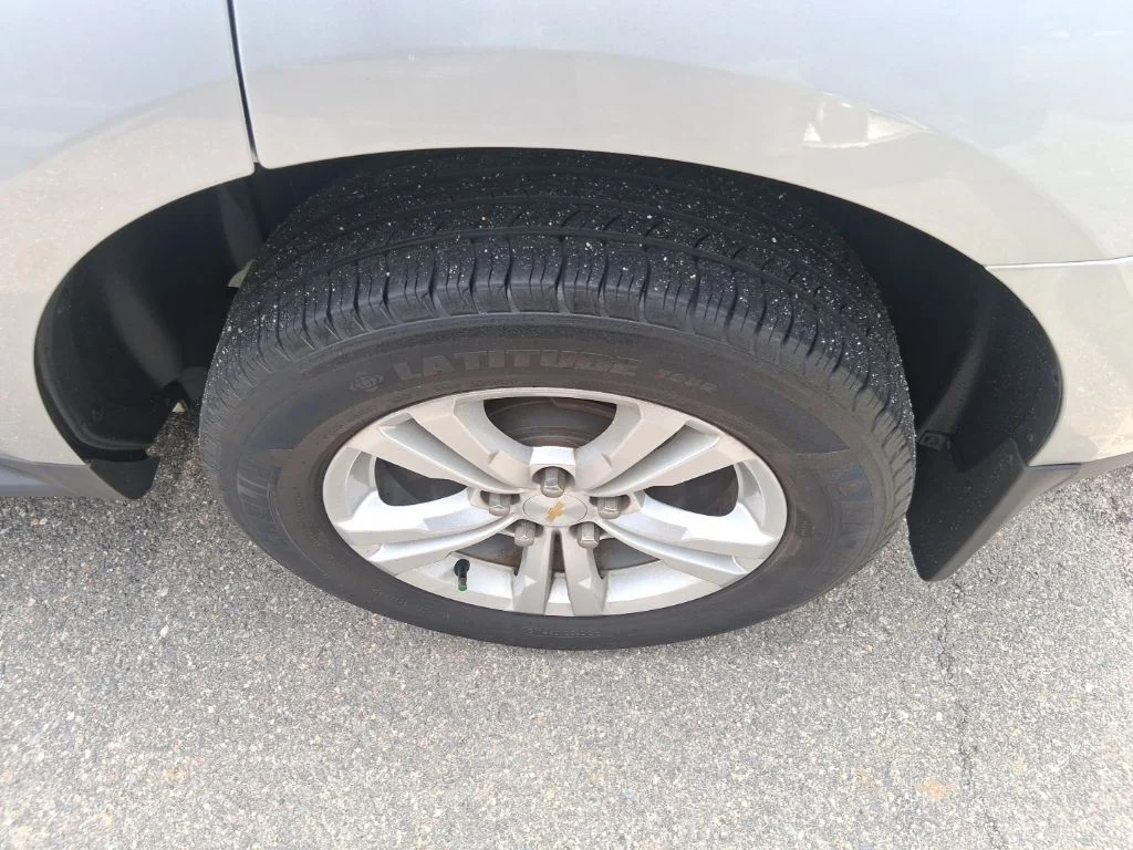 Used 2016 Silver Chevrolet LS image 8