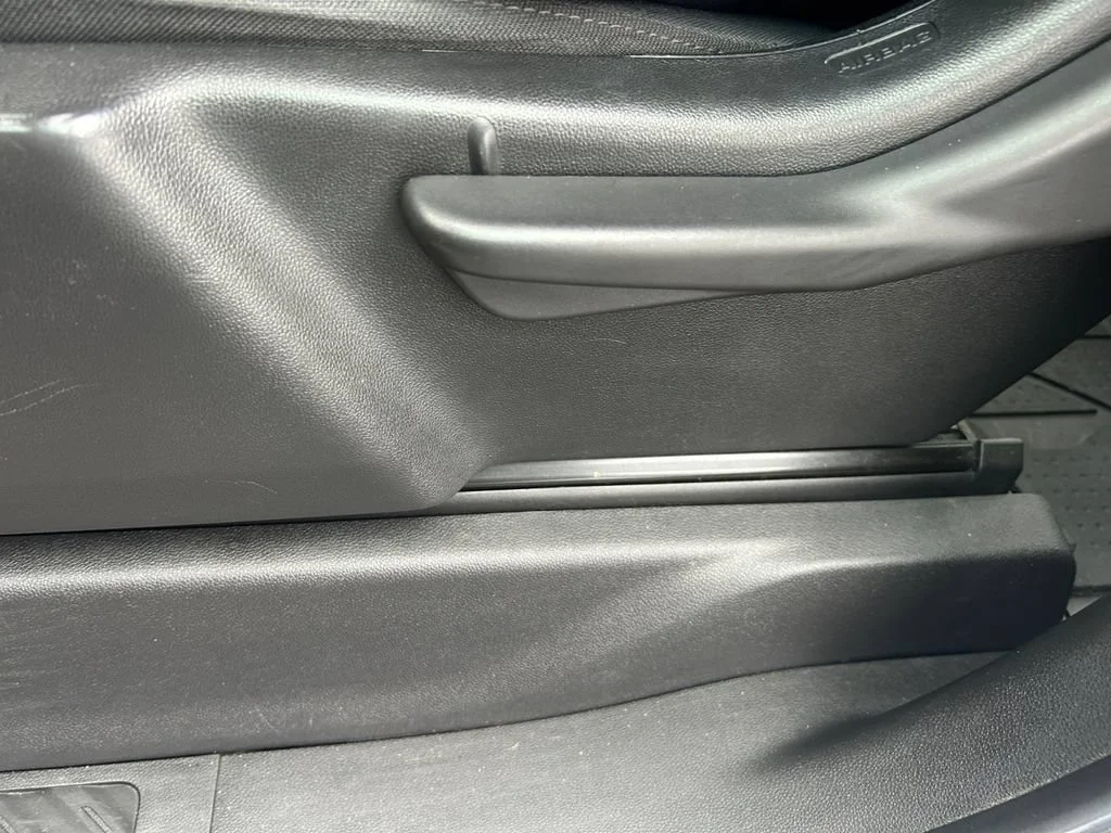 Used 2020 SUMMIT WHITE Chevrolet Custom image 30