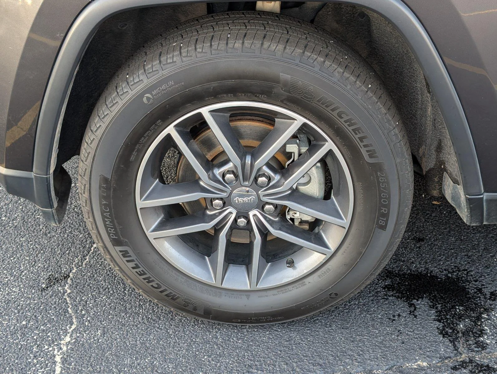 Used 2018 Granite Crystal Metallic Clearcoat Jeep Limited image 11
