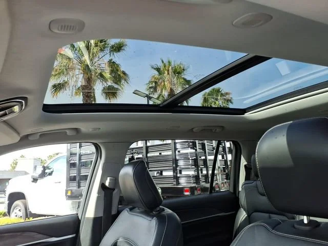 Used 2022 White Jeep Limited 4x4 image 14