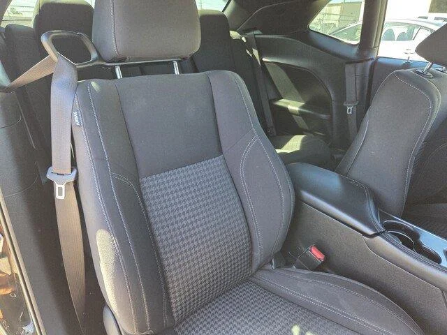 Used 2019 Pitch Black Clearcoat Dodge SXT image 26