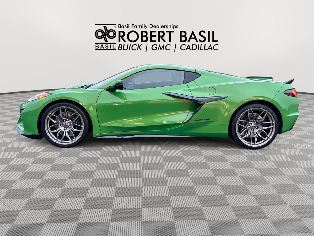 Used 2026 Green Chevrolet Z06 image 5