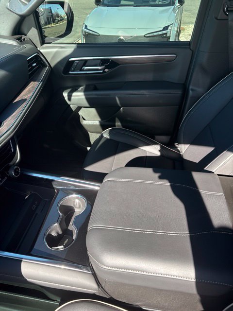 Used 2025 Black Chevrolet Premier image 19