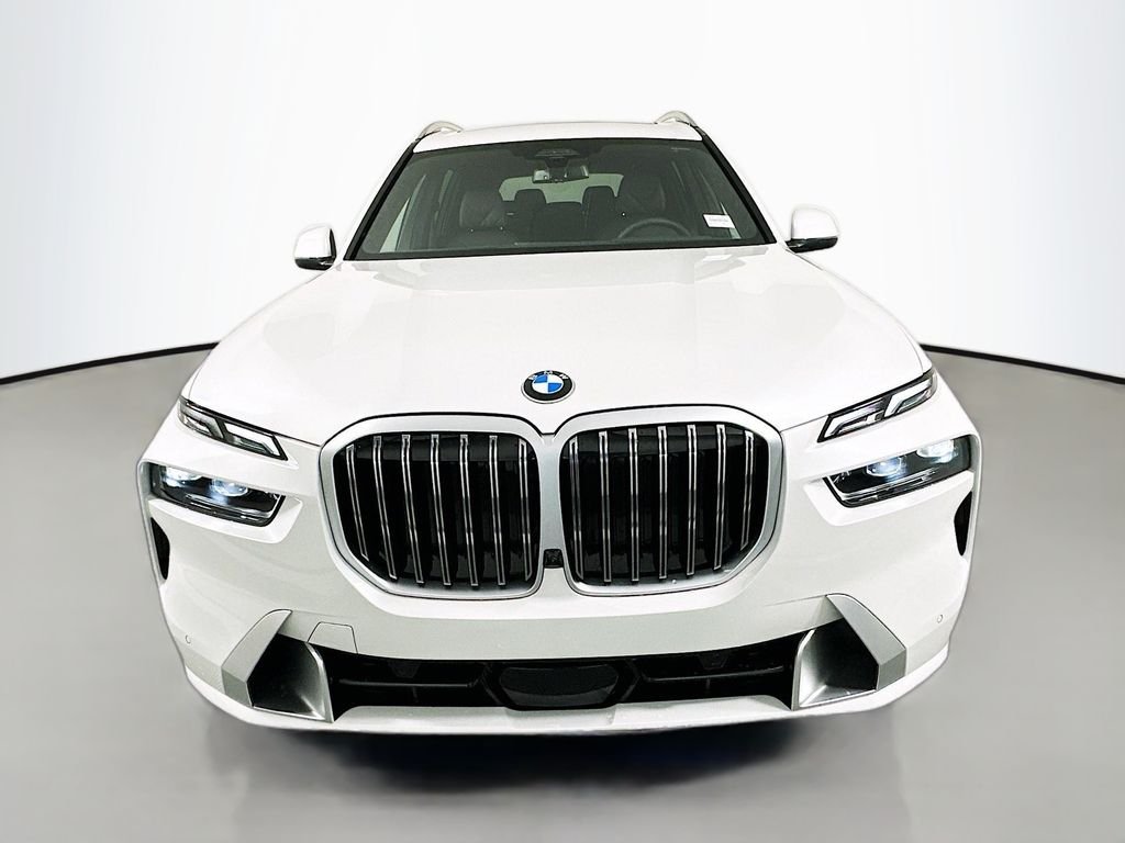 Used 2026 Mineral White Metallic BMW xDrive40i image 2