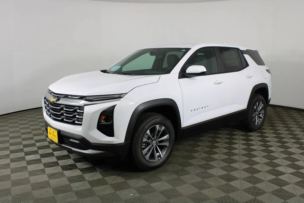 New 2027 Summit White Chevrolet LT image 3
