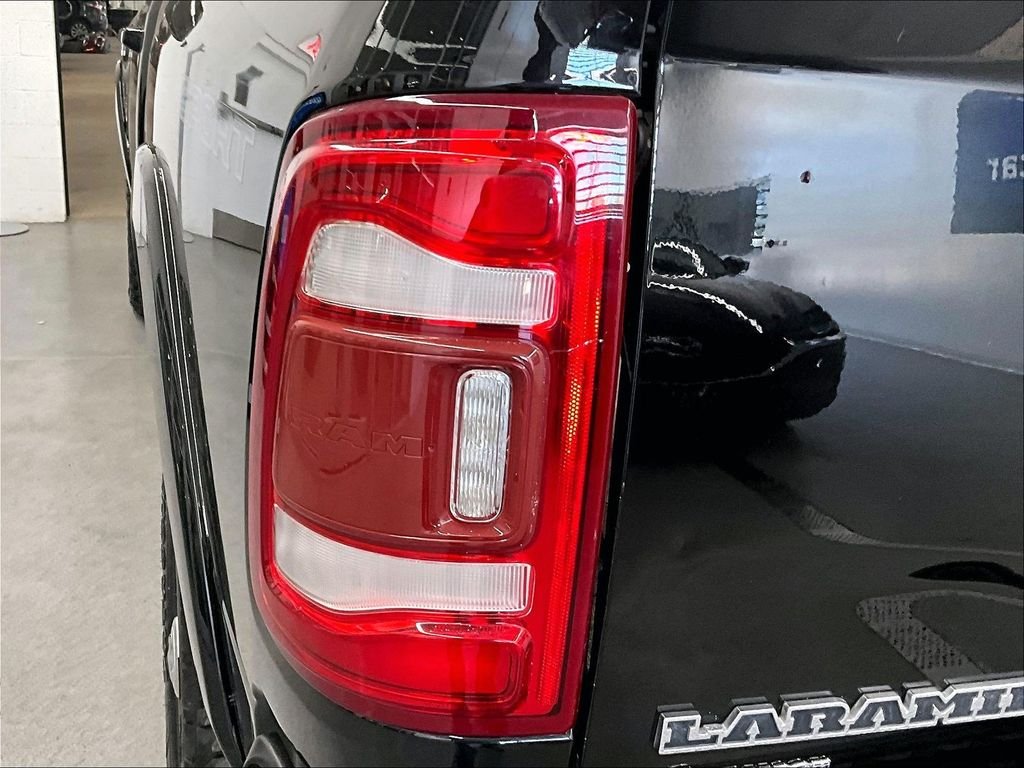 Used 2022 Diamond Black Crystal Pearlcoat Ram Laramie image 33