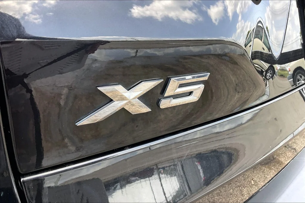 Used 2020 Black BMW sDrive40i image 28