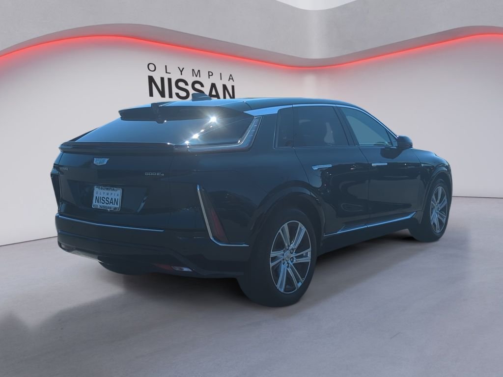 Used 2024 Green Cadillac Tech image 6