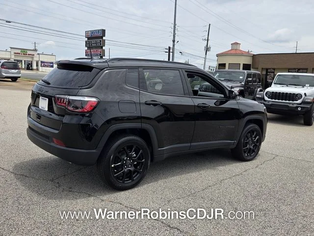 New 2026 Diamond Black Crystal Pearlcoat Jeep Latitude image 13