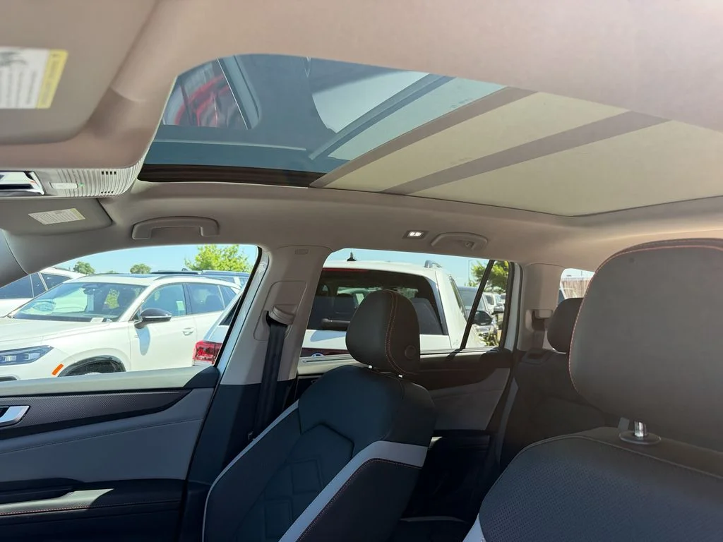 New 2026 Opal White Pearl Volkswagen 2.0T Peak Edition image 25
