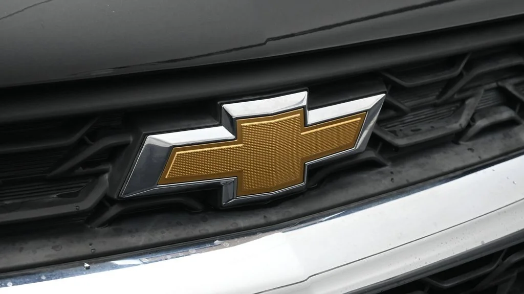 Used 2022 Black Chevrolet LS image 19