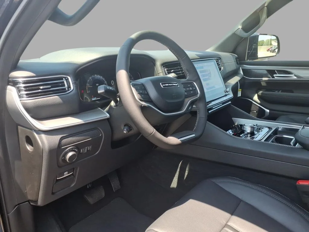 New 2026 High Gloss Black Exterior Paint Jeep Limited Altitude image 16