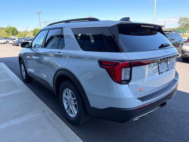 New 2027 Avalanche Gray Ford Active image 5