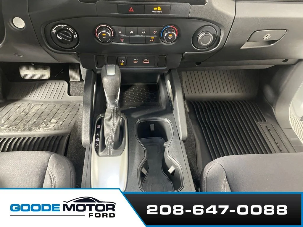 Certified Used 2022 Glacier White Nissan SV image 18